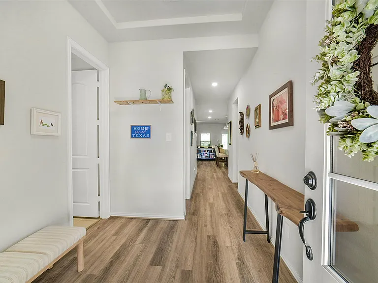 221 Woods Rose Ct — Photo 4