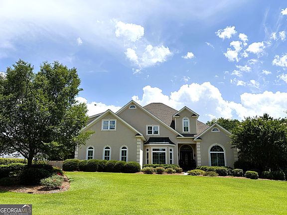 2nd image of 209 Fox Ridge Dr