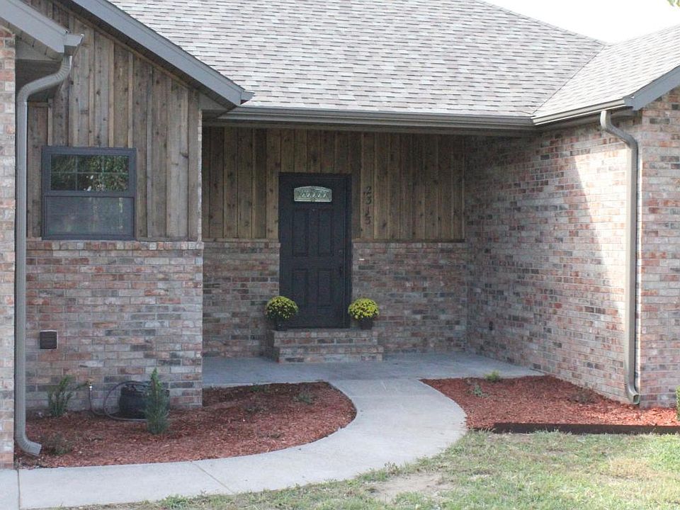 2nd image of 2313 Alley Springs Dr