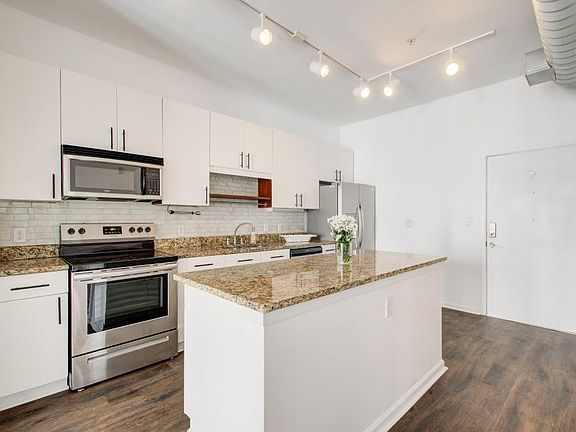 2nd image of 5300 Peachtree Rd Unit 1310