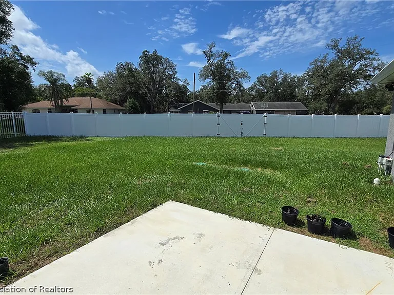1870 N Zenith Rd — Photo 2