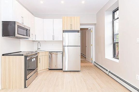 2nd image of 654 Putnam Ave #4F