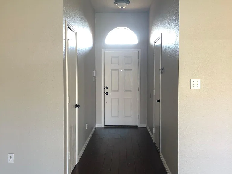 400 Bretts Way — Photo 12
