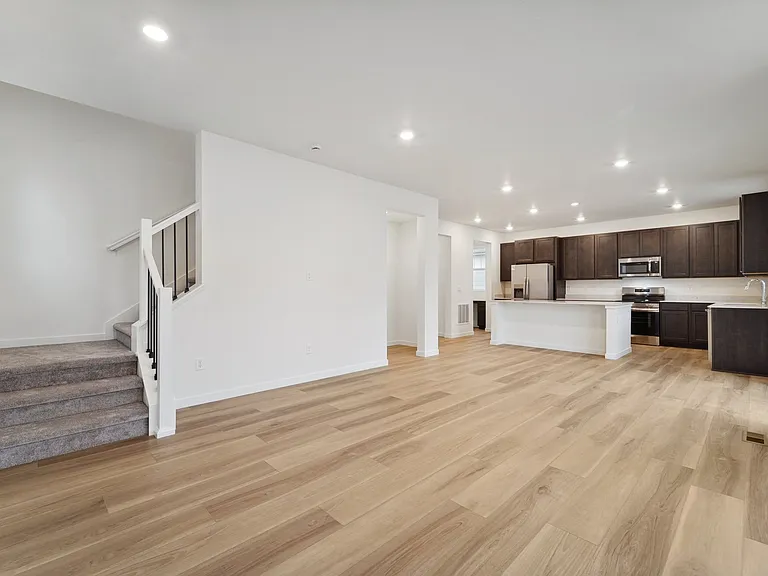 5556 Mare Ln — Photo 8
