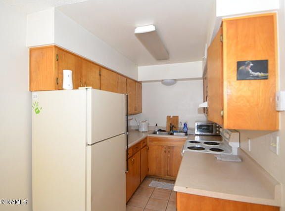 4th image of 691 E Zuni Dr APT A