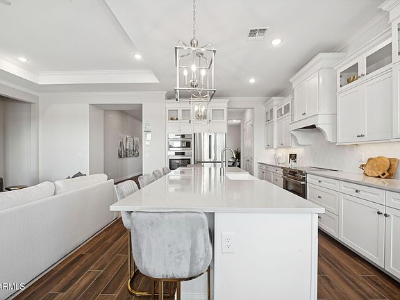 4th image of 557 E Brown Way