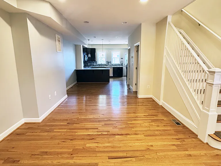 408 Delafield Pl NW — Photo 6