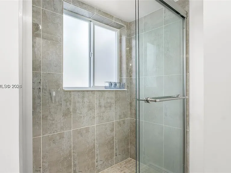 5211 NE 17th Ave — Photo 33
