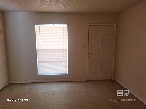 5th image of 2211 Wolf Ridge Rd #B