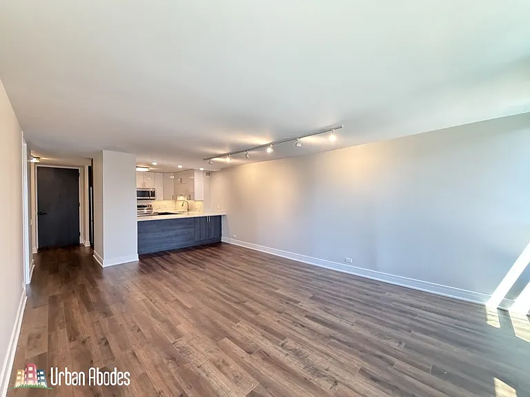 1030 N State St #12K — Photo 14