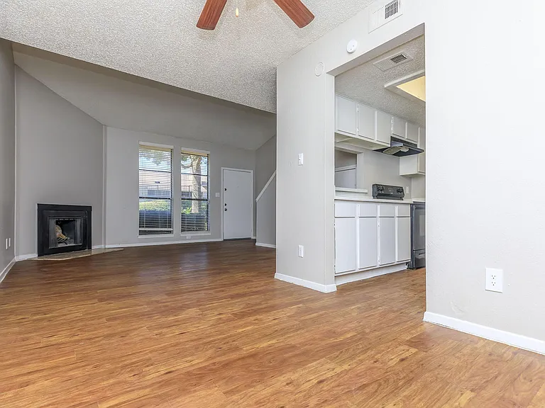 Villas at Alameda — Photo 55