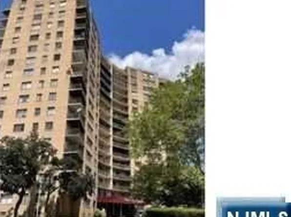 275 Prospect St APT 8L, East Orange, NJ 07017