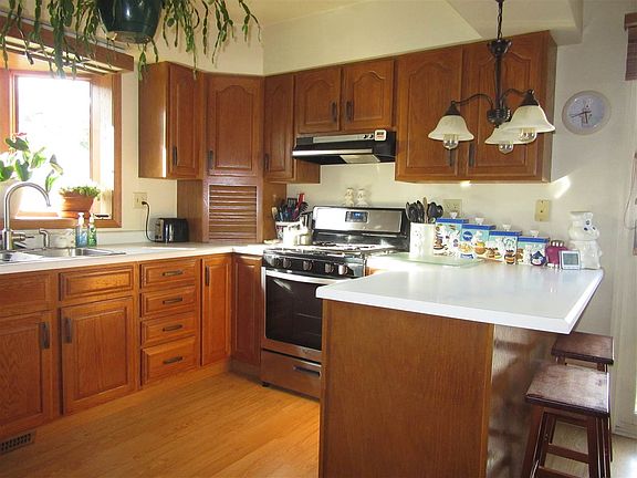 3rd image of 522 Chippewa Ave