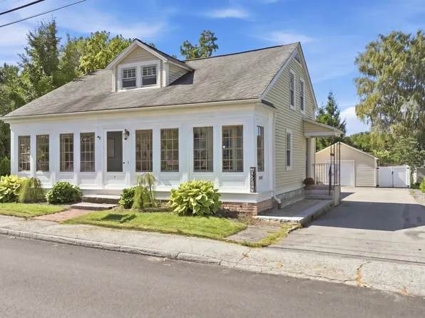 9 Waters St, Millbury, MA 01527