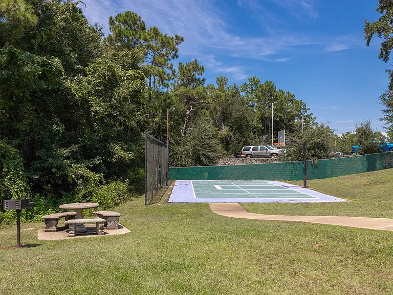 Riverwood Apartments — Photo 24