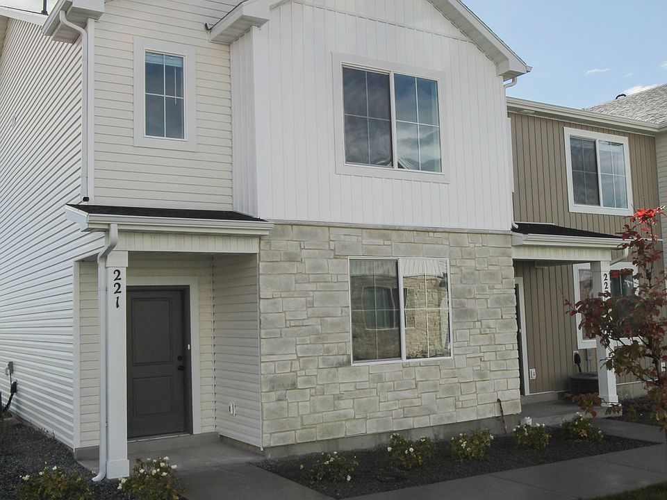 1st image of 271 W 690 N #1