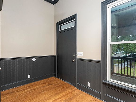 5th image of 1105 N Market St