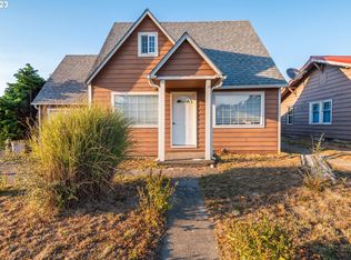 945 2nd St SE, Bandon, OR 97411