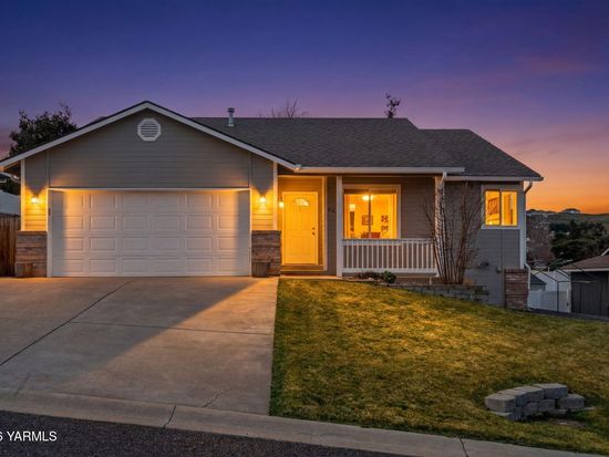 906 Crestview Dr, Selah, WA 98942