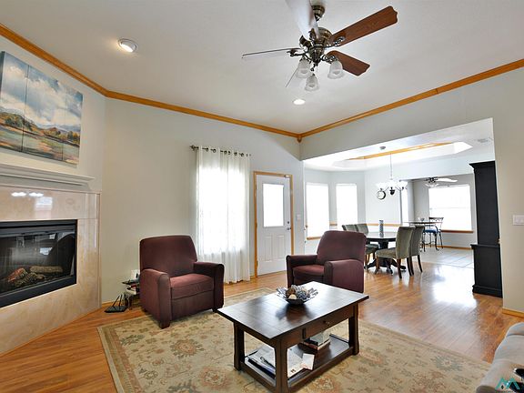 4th image of 2301 Reese Dr