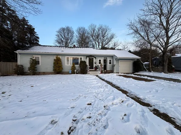 9 Rochambeau St, Fairhaven, MA 02719