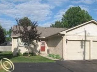 30930 Plum Lane Dr, Madison Heights, MI