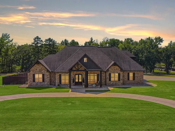 1475 Northwoods Estates Dr, Conway, AR 72032
