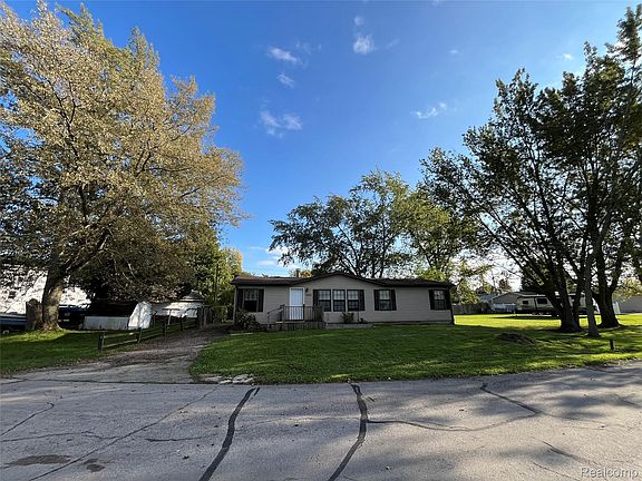 2nd image of 3452 Linwood Ave