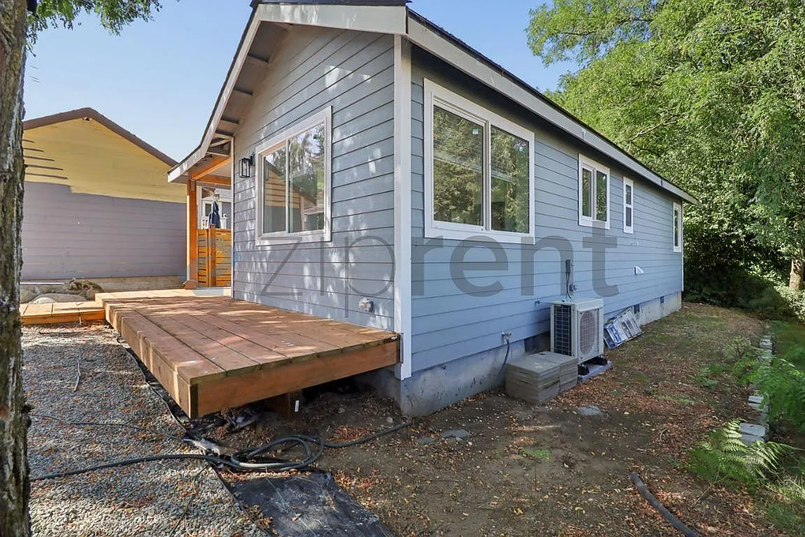 2 bed, 800 sqft, $2,400 — Photo 4