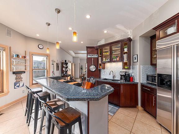 5th image of 2605 N Maryland Ave #2607