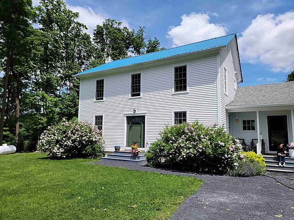 3rd image of 896 East Road