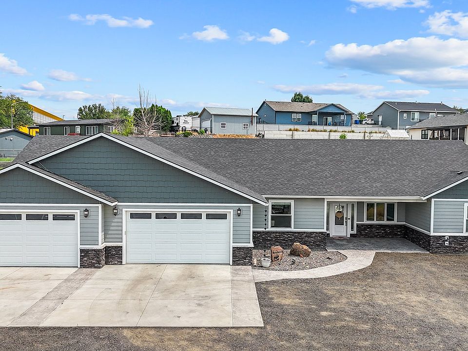 1st image of 417 SW Quinney Pl