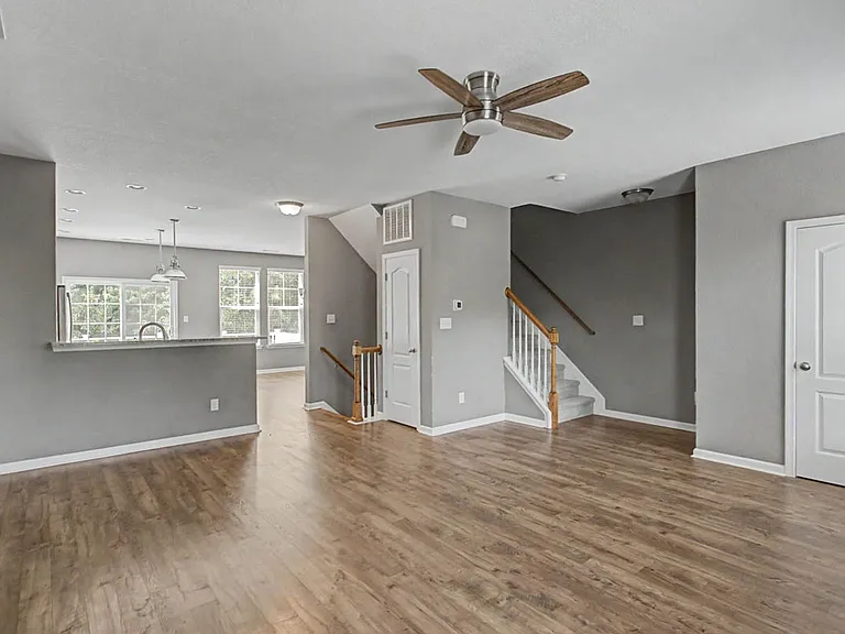 1004 Prosperity Ct — Photo 5
