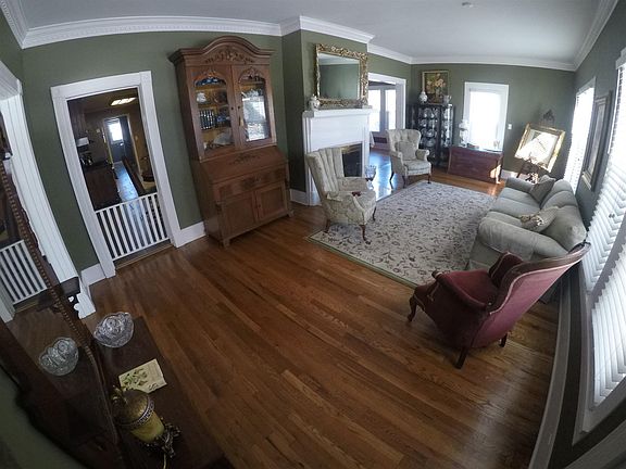 3rd image of 504 Morrison St