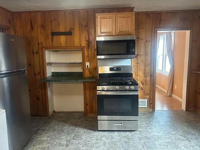 2214 California St NE — Photo 26