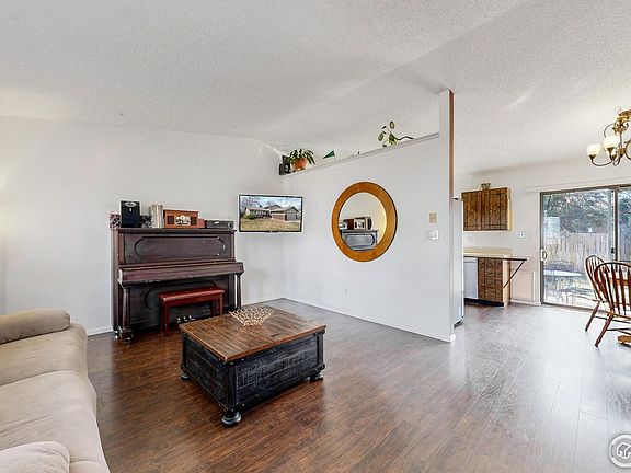 4th image of 2719 Claremont Dr