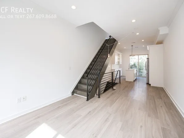 2137 Cross St, Philadelphia, PA 19146