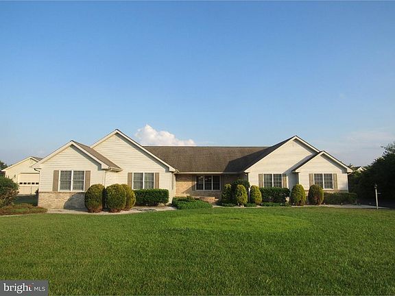 2nd image of 102 Kings Ct