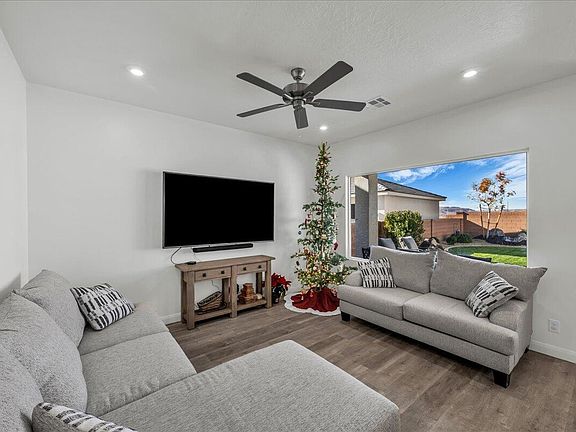 3rd image of 6034 S White Trails Dr
