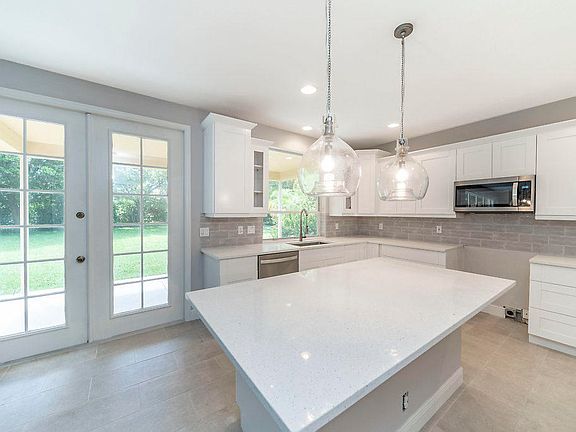 5th image of 222 Blackbird Ln