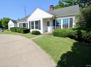 4201 N Burkhart Rd, Howell, MI 48855