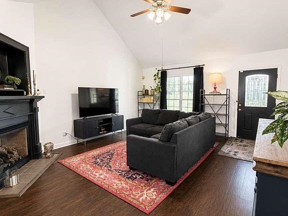 5th image of 710 Running Creek Ln