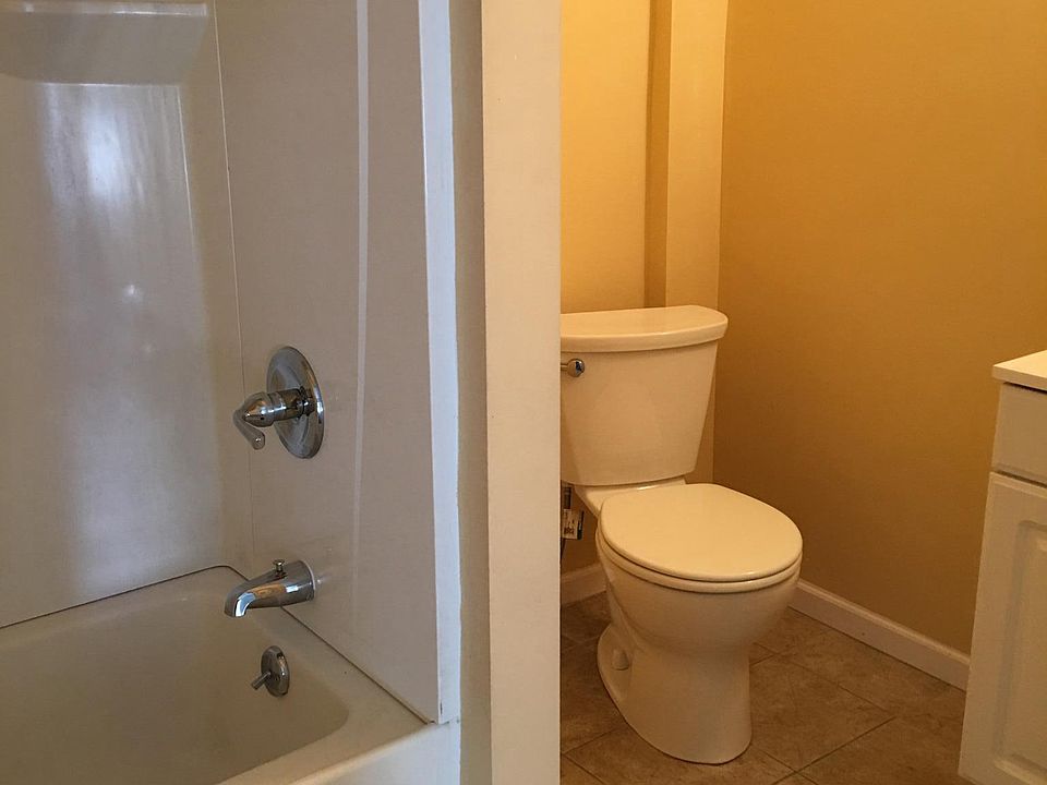 2nd image of 1336 Lincoln Way NW