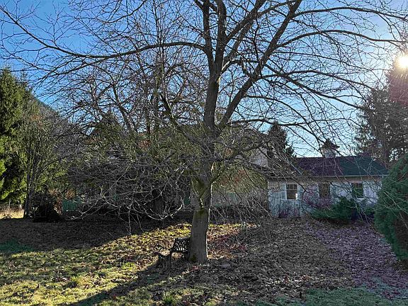 2nd image of 290 Colter Rd