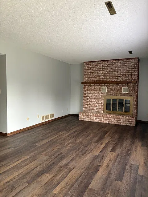 339 W Slater St — Photo 1