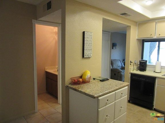 5th image of 24 Lakeview Cir