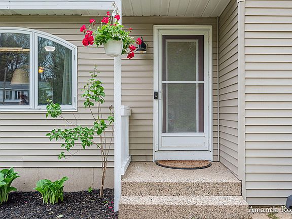2nd image of 1780 Woodrun Dr SE