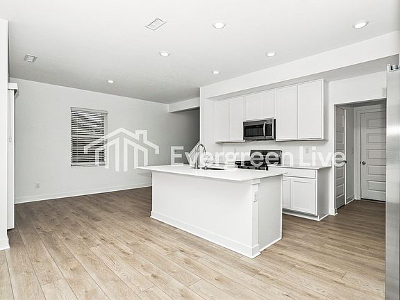 3rd image of 8133 Ridge Line Dr