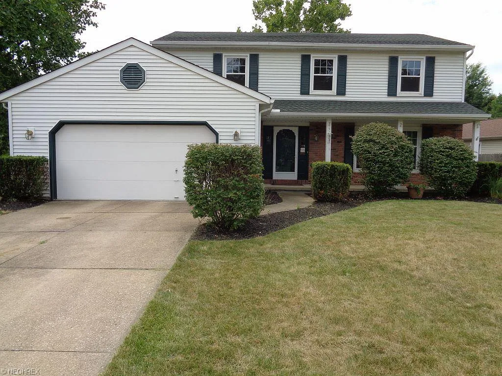 10046 Huntington Park Dr photo 1