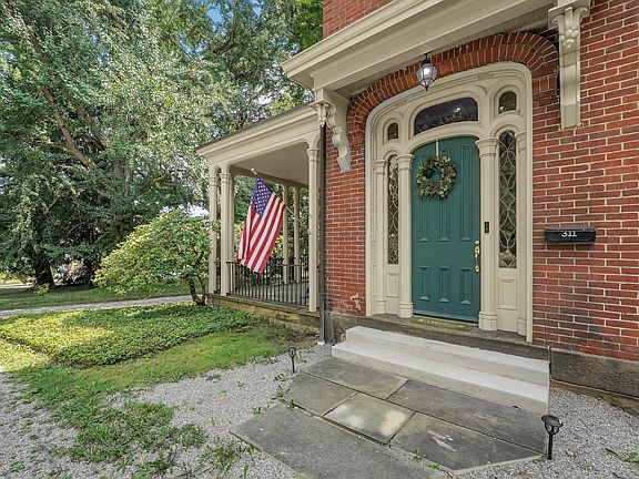 4th image of 311 Granville St